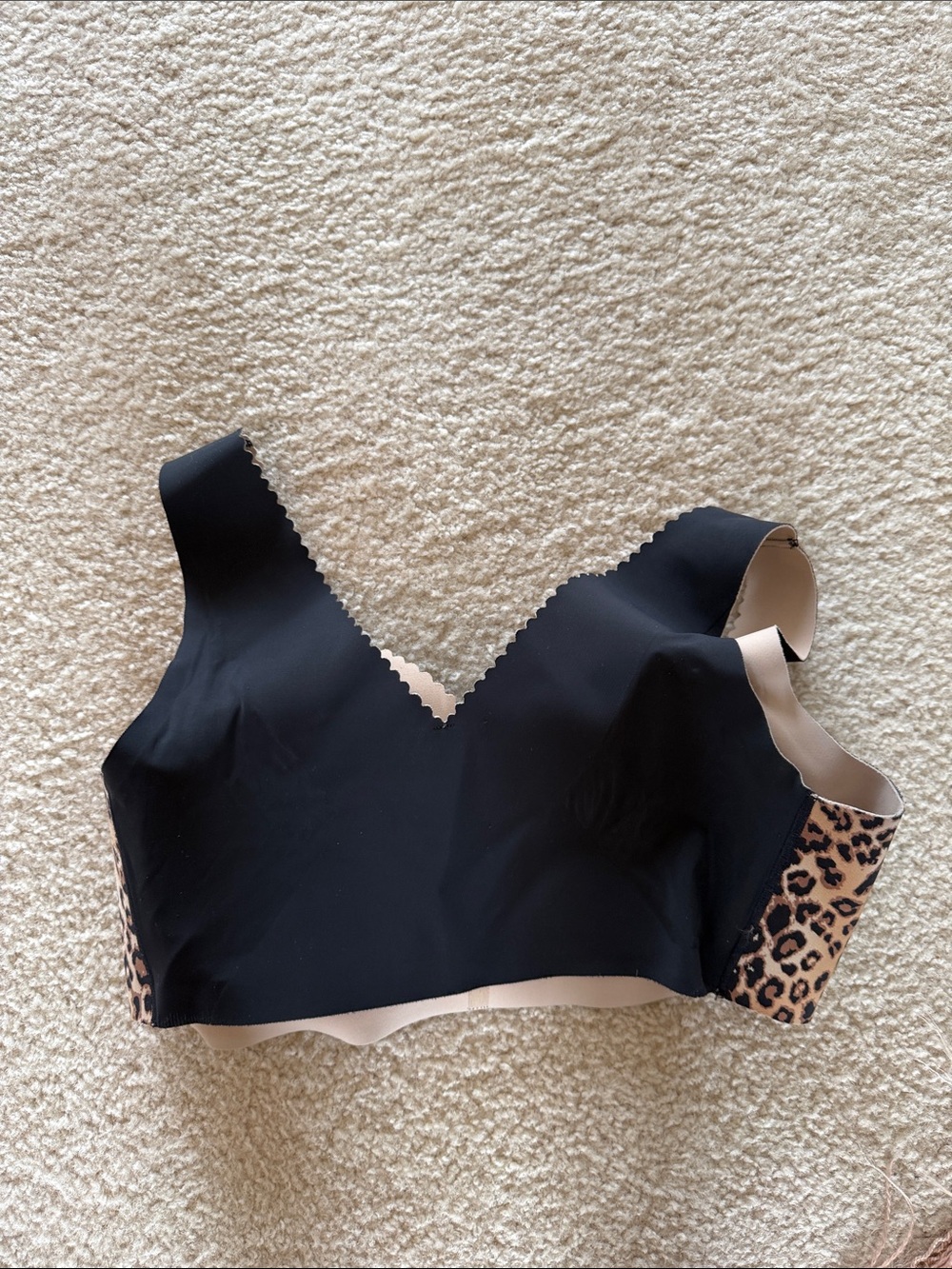 Wireless Leopard-Trim Black Seamless Bra - Picture 2 of 2